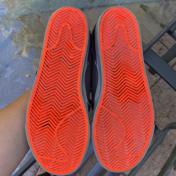 Nike SB - Stefan Janoski, Boys Size 5. - Picture 4 of 4